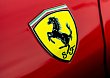 „Sundejte z toho logo koně“ Bývalý šéf Ferrari ostře odsoudil elektrický model Luce