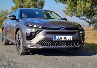 Ve velmi netradičním, ale zajímavém testu elektromobilů zvítězil Citroën ë-C4 X