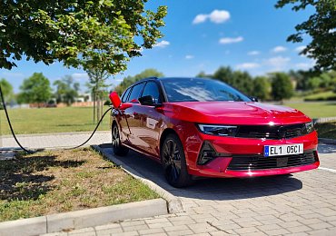 Dojezd elektromobilů jako falešné téma? U spalovacích aut nikoho netrápí, u elektromobilů se stal nesmyslnou mantrou