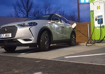 Umělá inteligence má na elektromobilitu zajímavý, nicméně rezervovaný názor