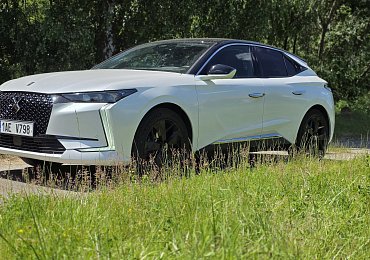 Test DS4 MHEV (2025): Stylovka s praktickou nadstavbou