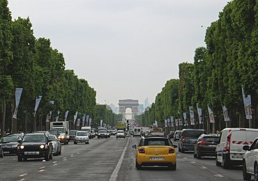 Francie pozastavuje program leasingu elektrických vozidel. Byl moc úspěšný