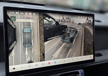 Některá auta mají palubní kamery už z výroby – v zahraničí za ně hrozí tučná pokuta