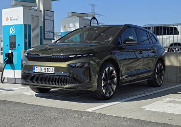 Konečně to někoho napadlo. „Áčka“ vyvracejí největší mýty o elektromobilech