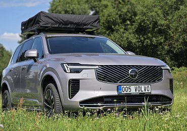 Volvo XC90 B5 se střešním stanem Thule: Dokonalý parťák pro rodinné expedice