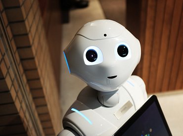 Umělá inteligence mění svět, ale potřebuje jasná pravidla a odpovědnost