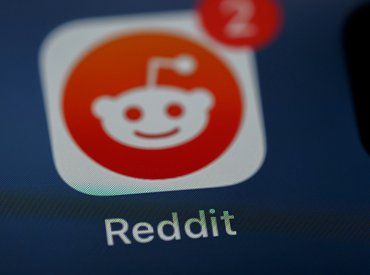 Reddit údajně prodává data pro trénink umělé inteligence