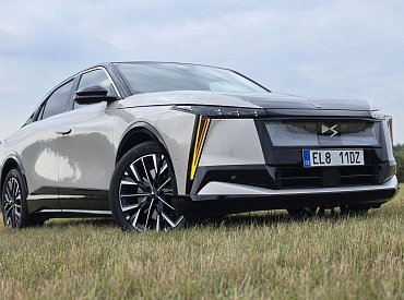 Test DS N°8: Francouzský avantgardní parník, který bourá konvence