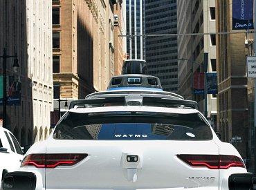 Waymo míří do Kanady. V Torontu chce spustit robotaxi v roce 2028
