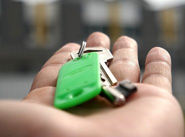 Hledali jsme pronájem bytu a narazili na podvod, který může zájemce připravit o desítky tisíc
