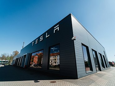 Proč Tesla znovu sází na Německo? Výroba baterií má nový termín