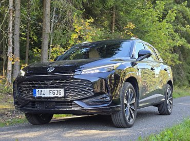 Ještě nedávno jsme se jim smáli. Smích ale mizí a čínské vozy míří ve velkém do českých garáží