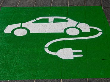 Nissan škrtá 20 000 míst a přestavuje strategii pro elektromobily