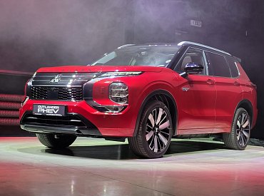 Mitsubishi Outlander čtvrté generace: Robustní, prostornější a kultivovanější než kdy dřív