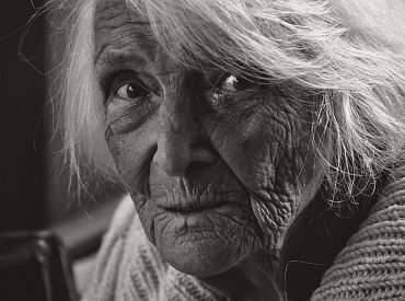 Rozpadla se nám rodina. Důvod? Dementní devadesátiletá babička